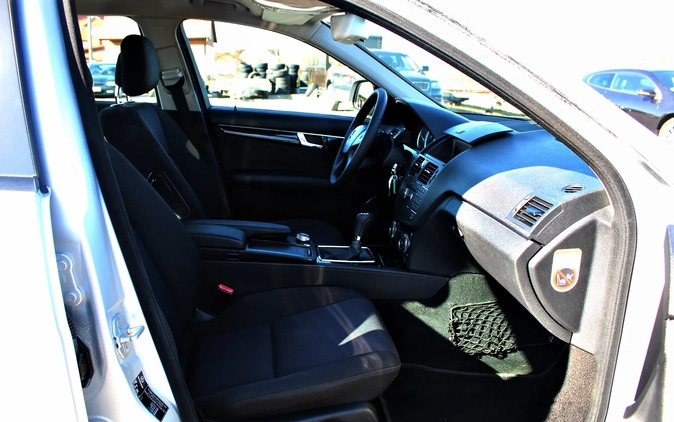 Mercedes-Benz Klasa C cena 24900 przebieg: 245035, rok produkcji 2007 z Ostrzeszów małe 254